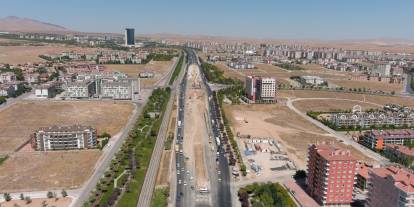 Konya'daki bu yola İzlanda modeli uygulandı. Yeşilin en doğal hali