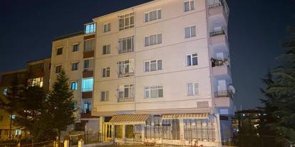 O şehirde ses gelen ve yıkılma riski taşıyan 8 katlı bina boşaltıldı