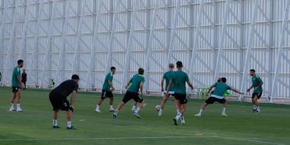 Konyaspor, lige iddialı hazırlanıyor: Eyüpspor maçı hazırlıklarında futbolcuların hırsı göz doldurdu