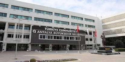 Antalya Büyükşehir Belediyesi'ne rüşvet suçlamasıyla operasyon: 17 kişi gözaltında