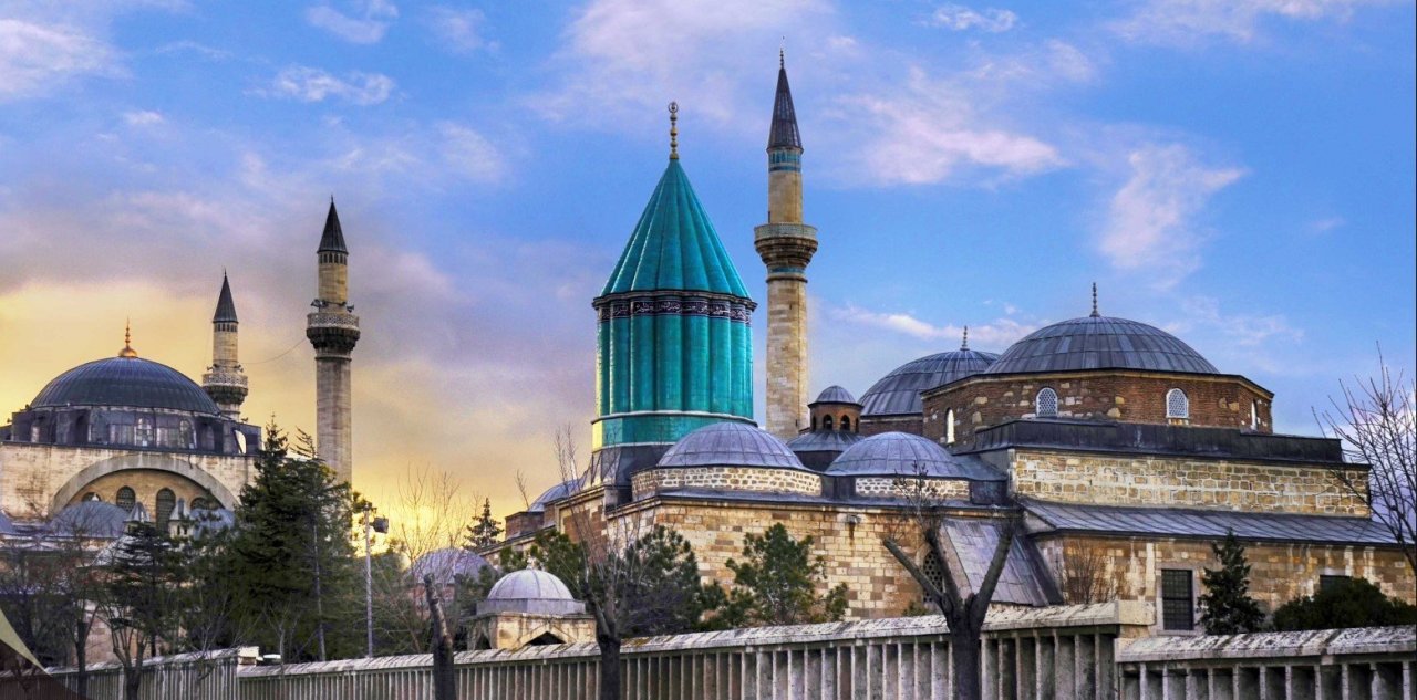 konya-mevlana-turbesi-001.jpg