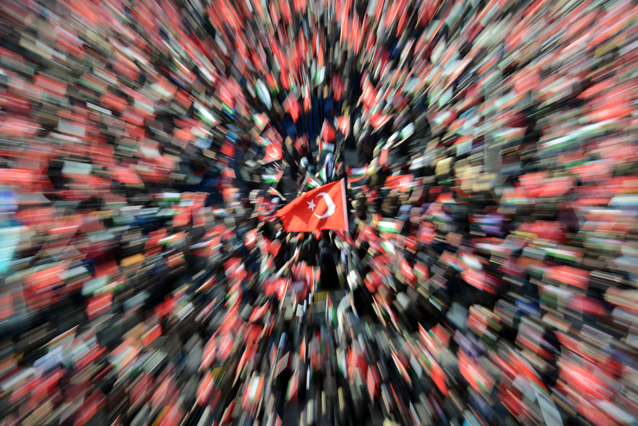 konya-mevlana-meydani-miting.jpg