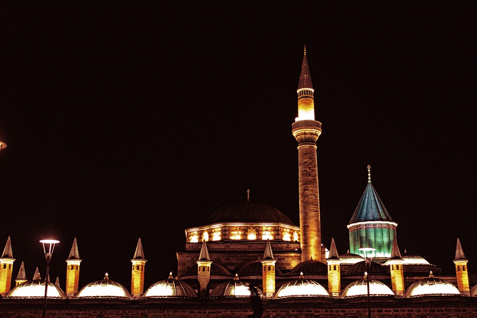 konya-mevlana-gece.jpg