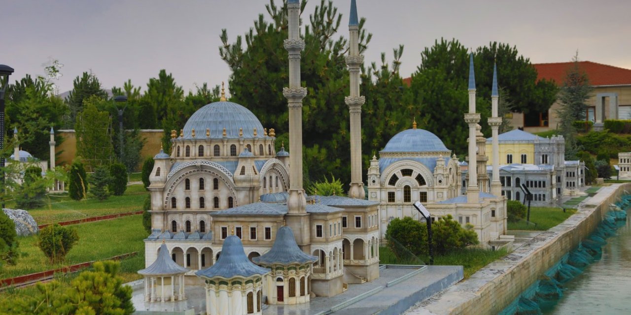 konya-mimari-80-binde-devri-alem-parki.jpg