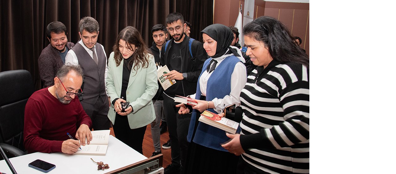 selcuk-universitesinde-kizil-elma-anlatildi-4.jpg