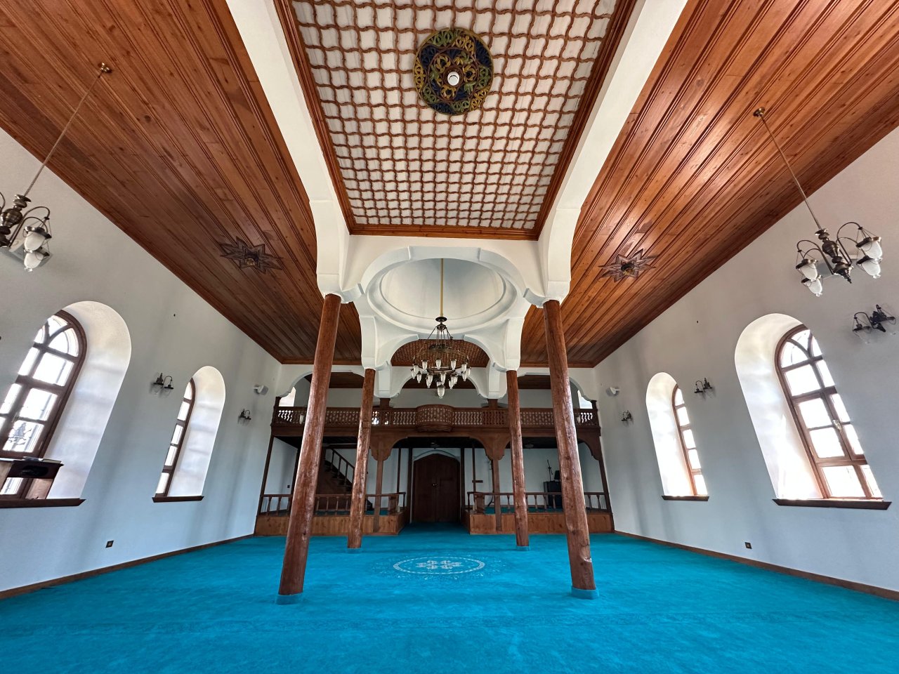 ecevitzade-kadi-mehmed-efendi-camii-2.jpg