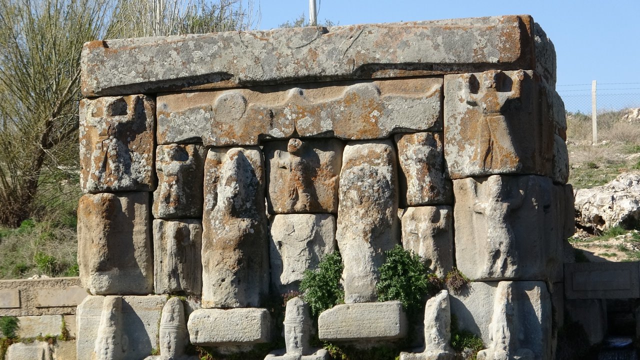 eflatunpinar-hitit-su-aniti-2.jpg
