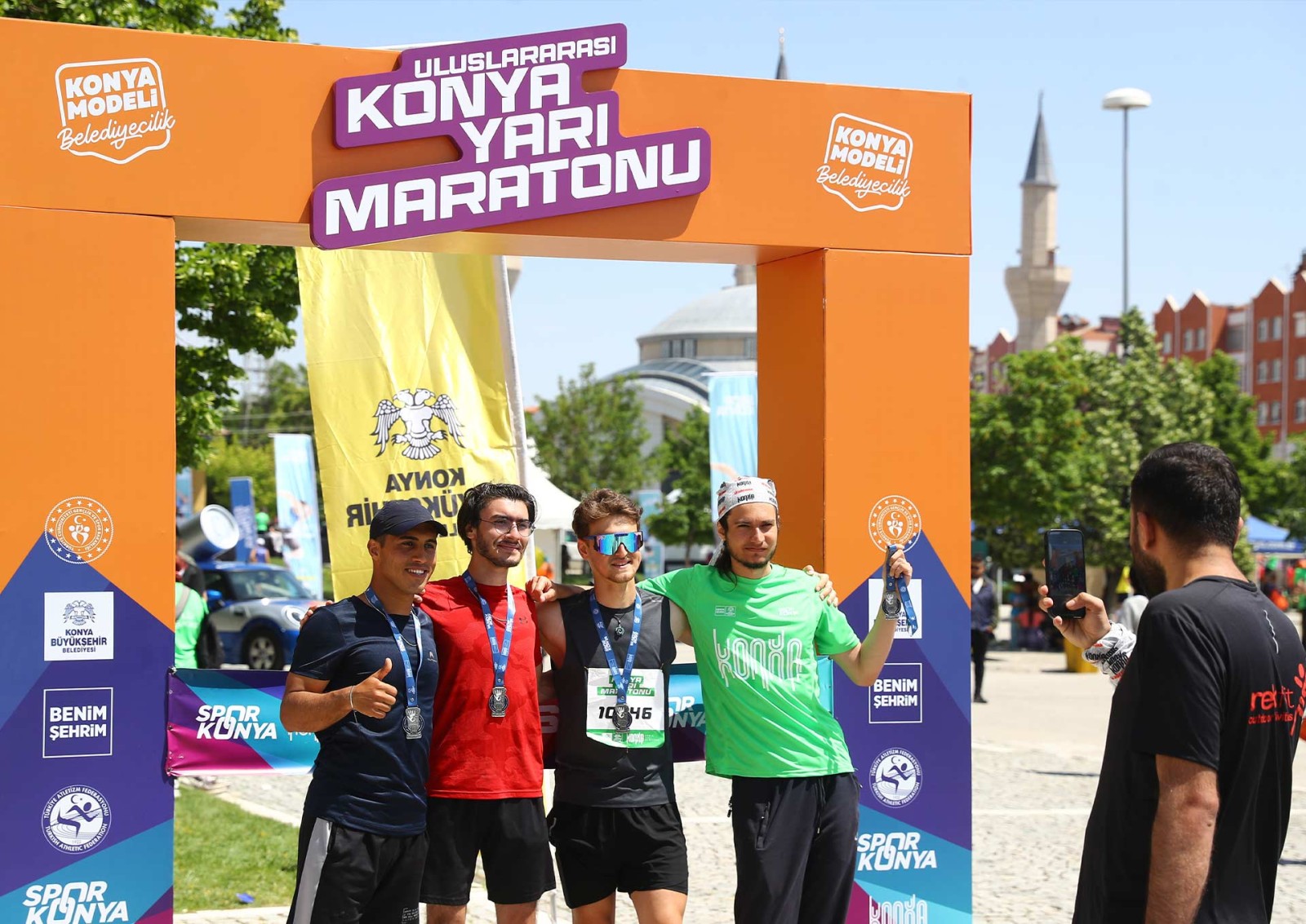150-hem-kos-hem-destek-ol-konya-yari-maratonu-seni-bekliyor-20250416-135118-3-001.jpg