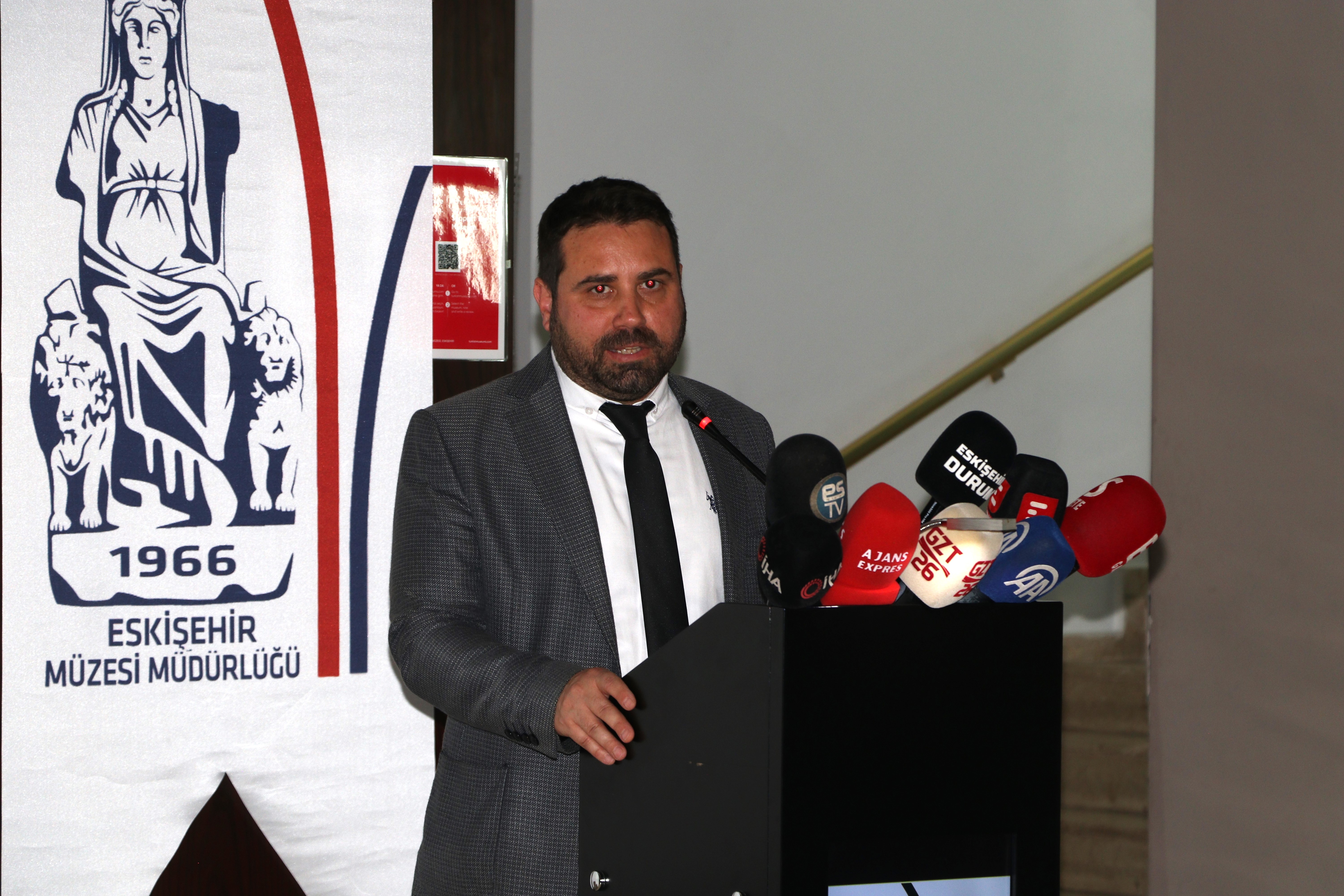 eskisehirde-5-bin-yillik-ekmek-bulundu-725410-214384.jpg