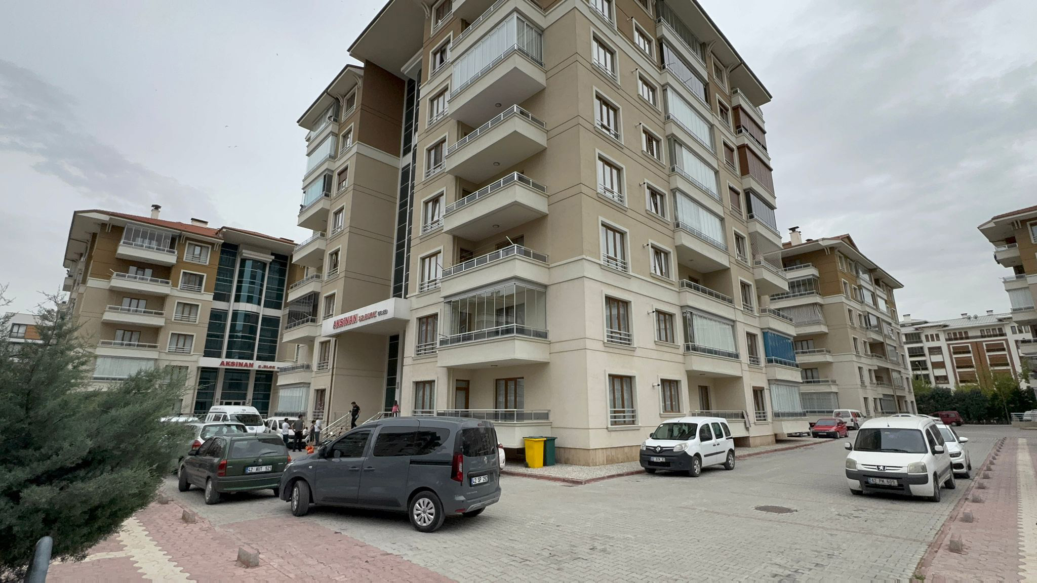 esini-bicakla-oldurup-basinda-bekledi-732126-216285.jpg