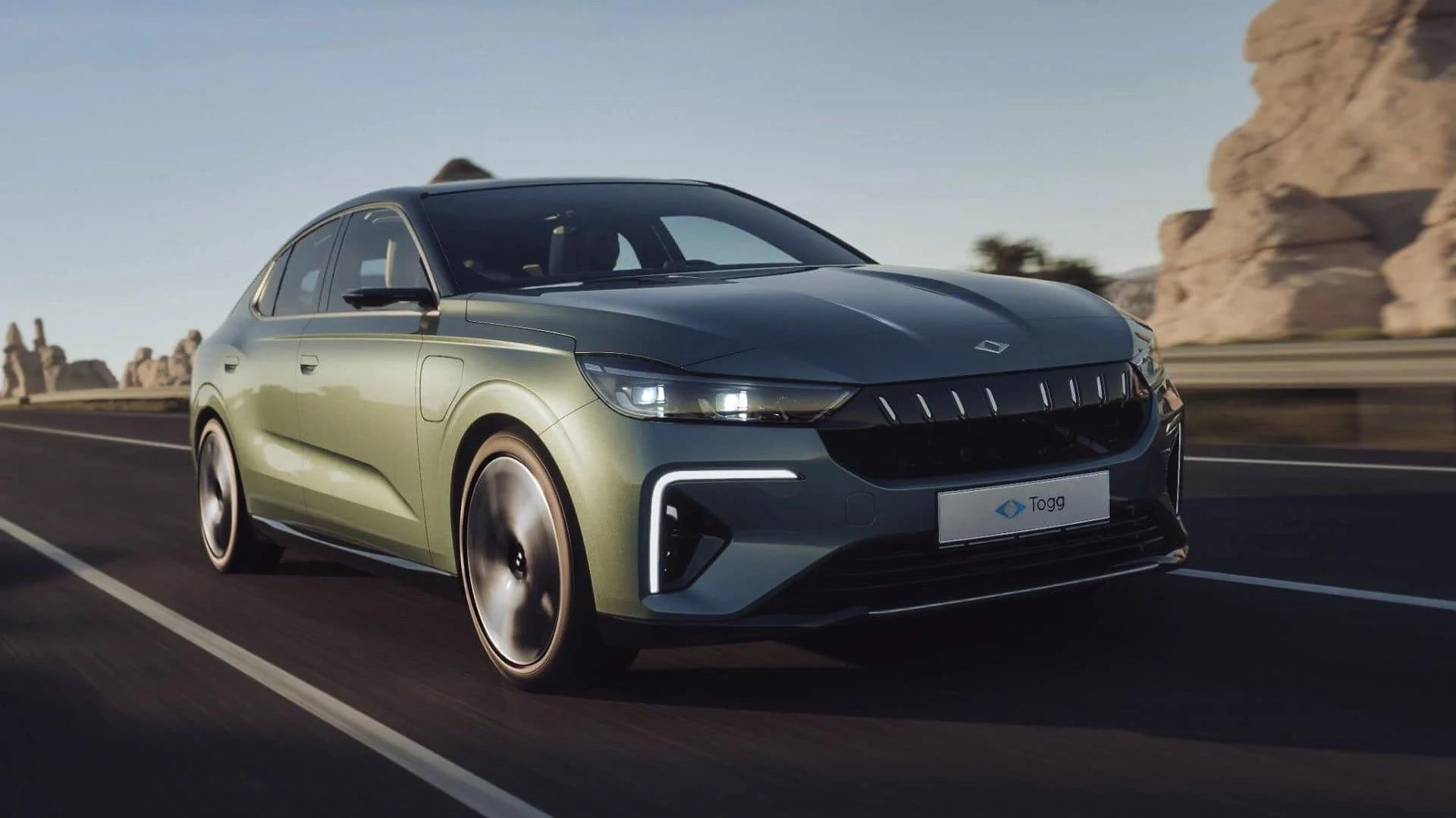 togg-t10f-sedan-ozellikleri-togg-t10f-teknofest-2024-tanitimi-elektrikli-arac-togg-t10f-menzil-otomobil-sedan-1.webp
