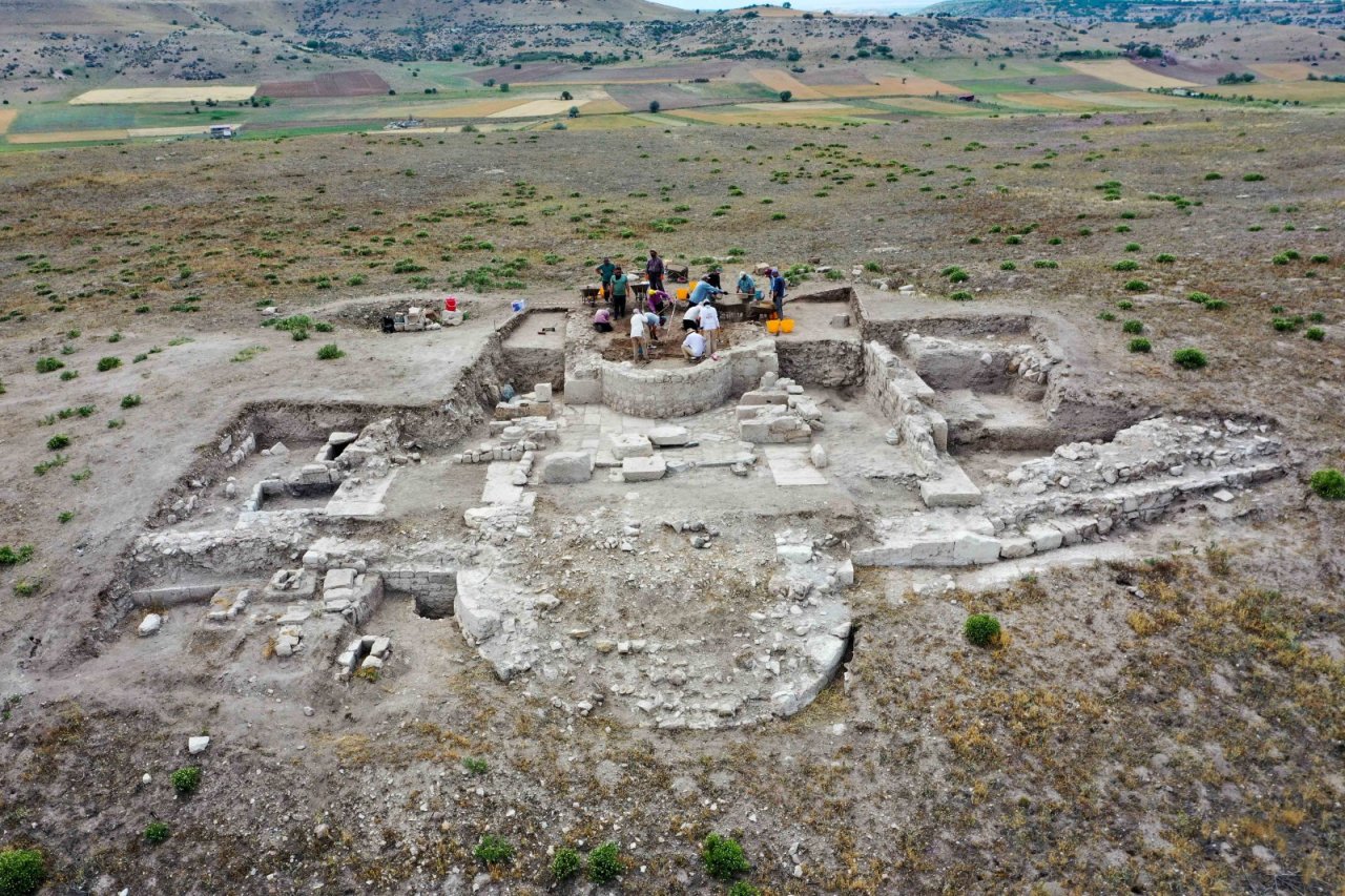 lystra-antik-kenti-2.jpeg