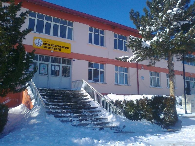 yunak-anadolu-lisesi.jpeg